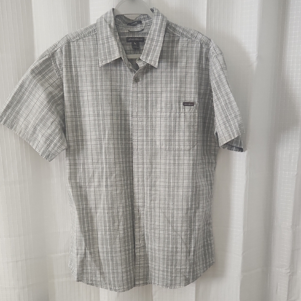Mens Eddie Bauer Sz Large Classic Fit. Button Down Shirt witGray Stripe Pattern.
